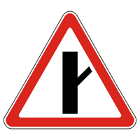 Знак 2.3.4 Примыкание второстепенной дороги (под углом менее 60 градусов, справа сверху)