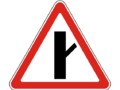 Знак 2.3.4 Примыкание второстепенной дороги (под углом менее 60 градусов, справа сверху)